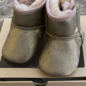 Size 1 girls UGG Boots gold w pink bow, box.